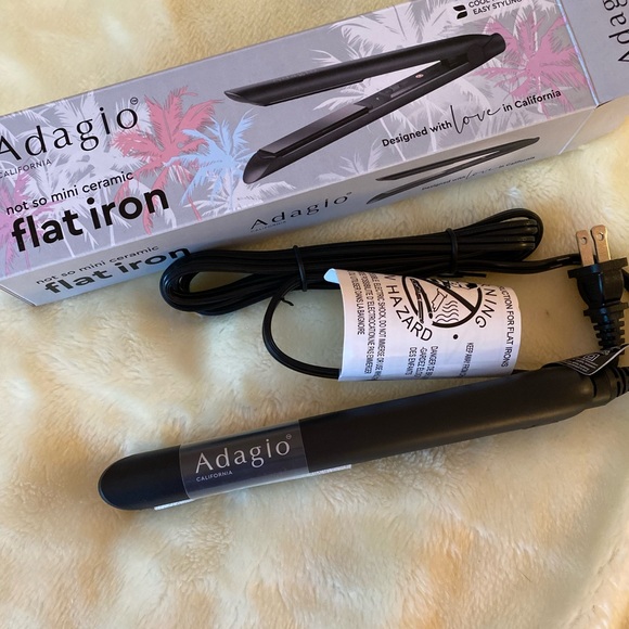 Adagio not so mini flat iron - Picture 3 of 5